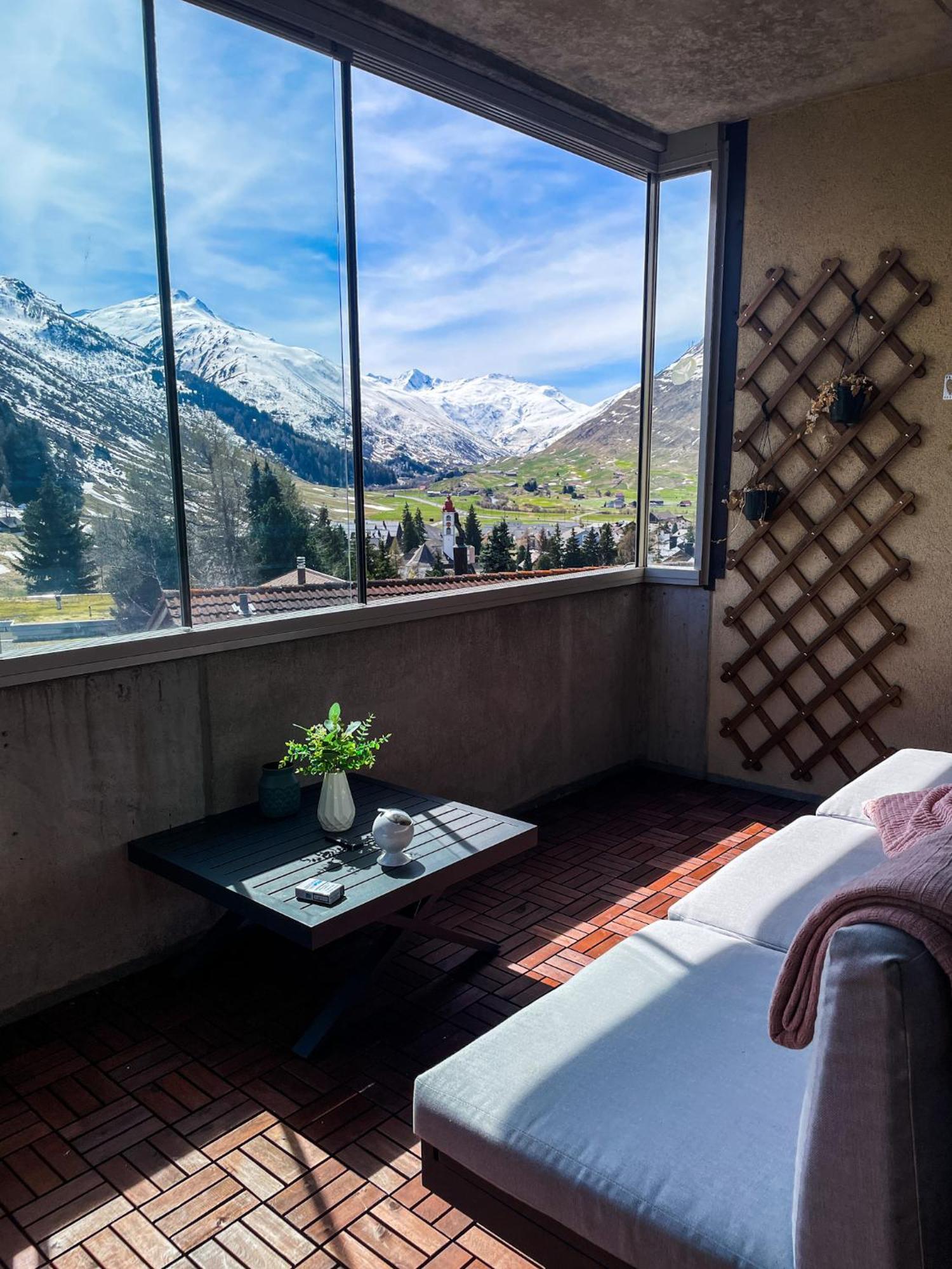 Top Modernes Apartment Im Herzen Von Andermatt Balkon & Bergblick Ngoại thất bức ảnh